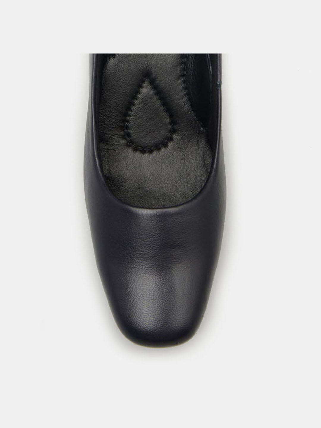 Chic Black Ballerinas