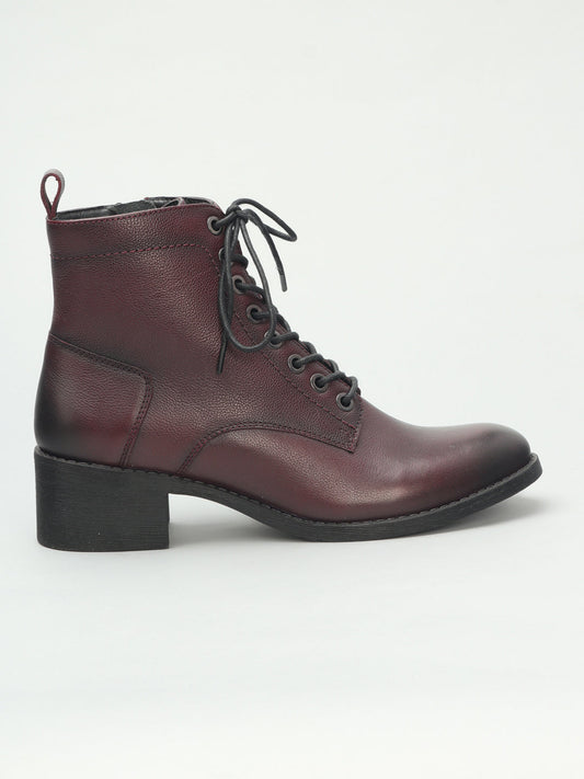 Venus Classic Comfort Lace Up Boots