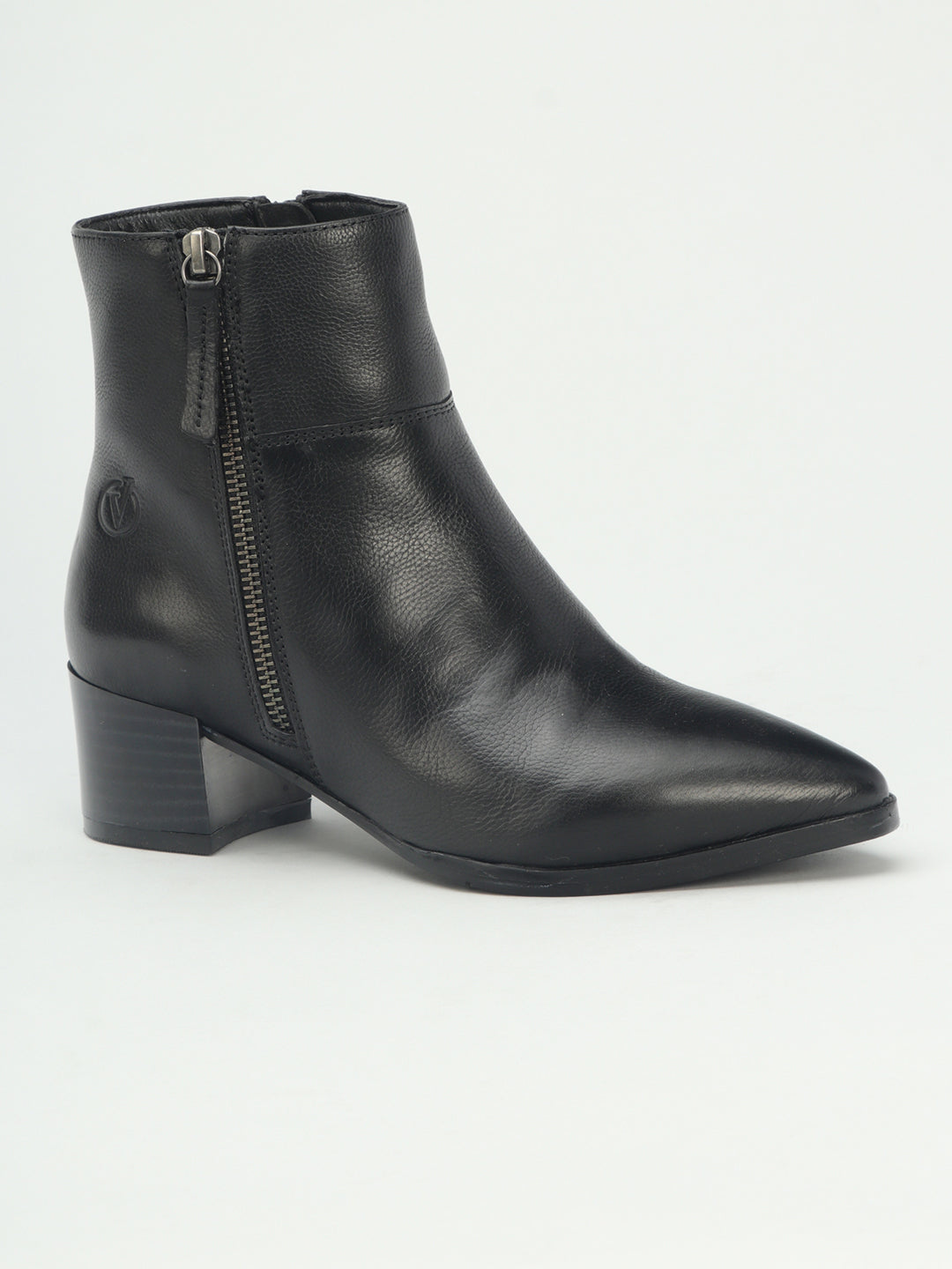 Venus Eye Catching Pointed Toe Boots