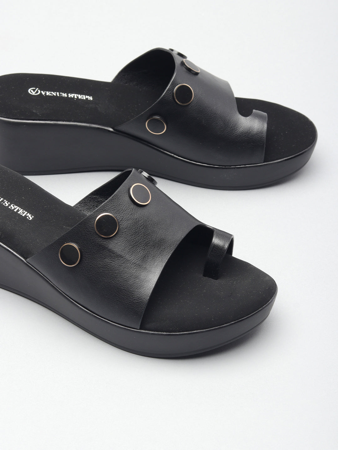 Solid Open Toe Wedge Hell Chappals