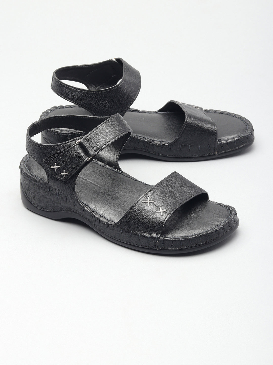 Enticing Casual Sandals