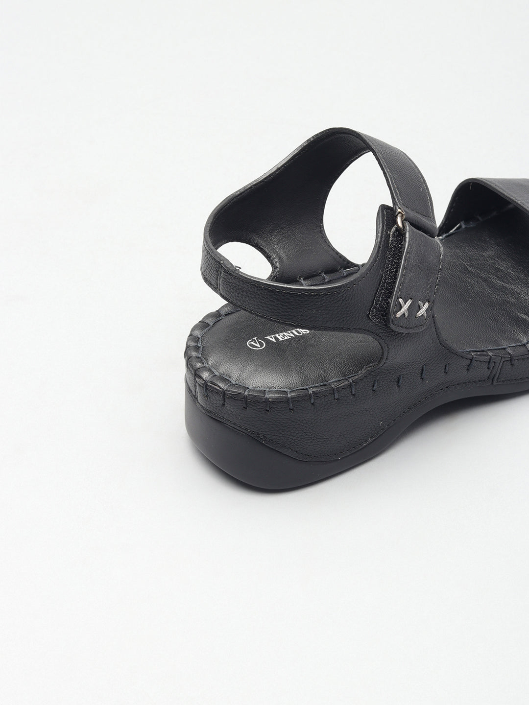 Enticing Casual Sandals