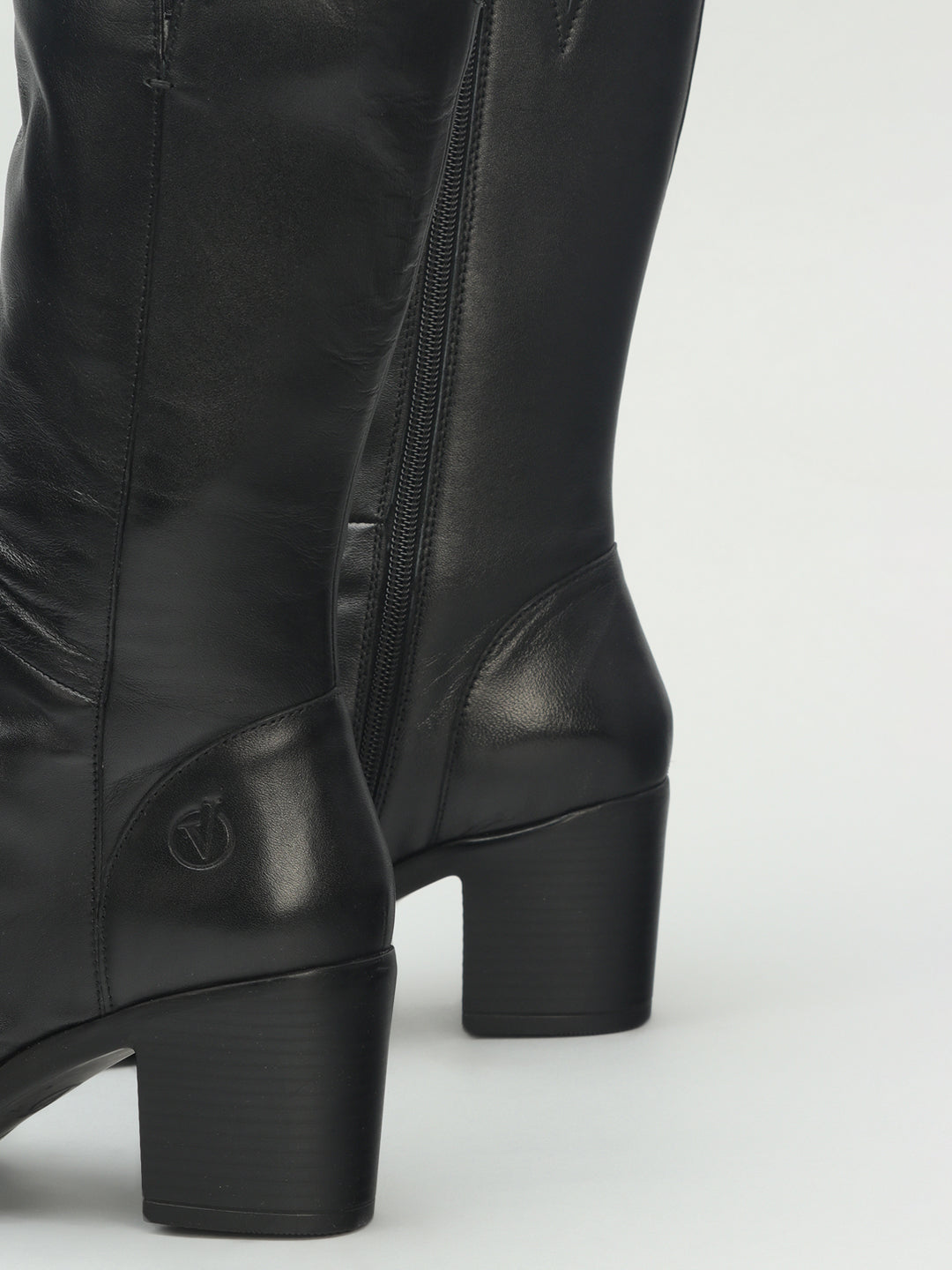 Venus Textured Round Toe Boots