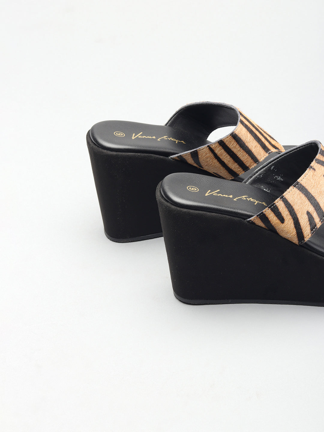 Tiger Print Casual Chappals