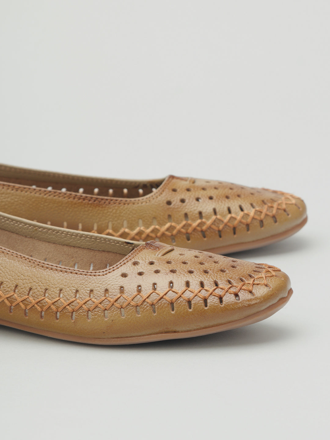 Flat Heel Glossy Ballerinas