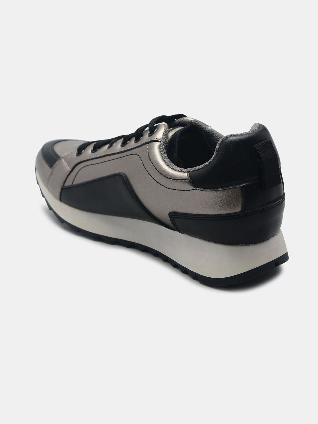 Uber-Chic Laced Shoes