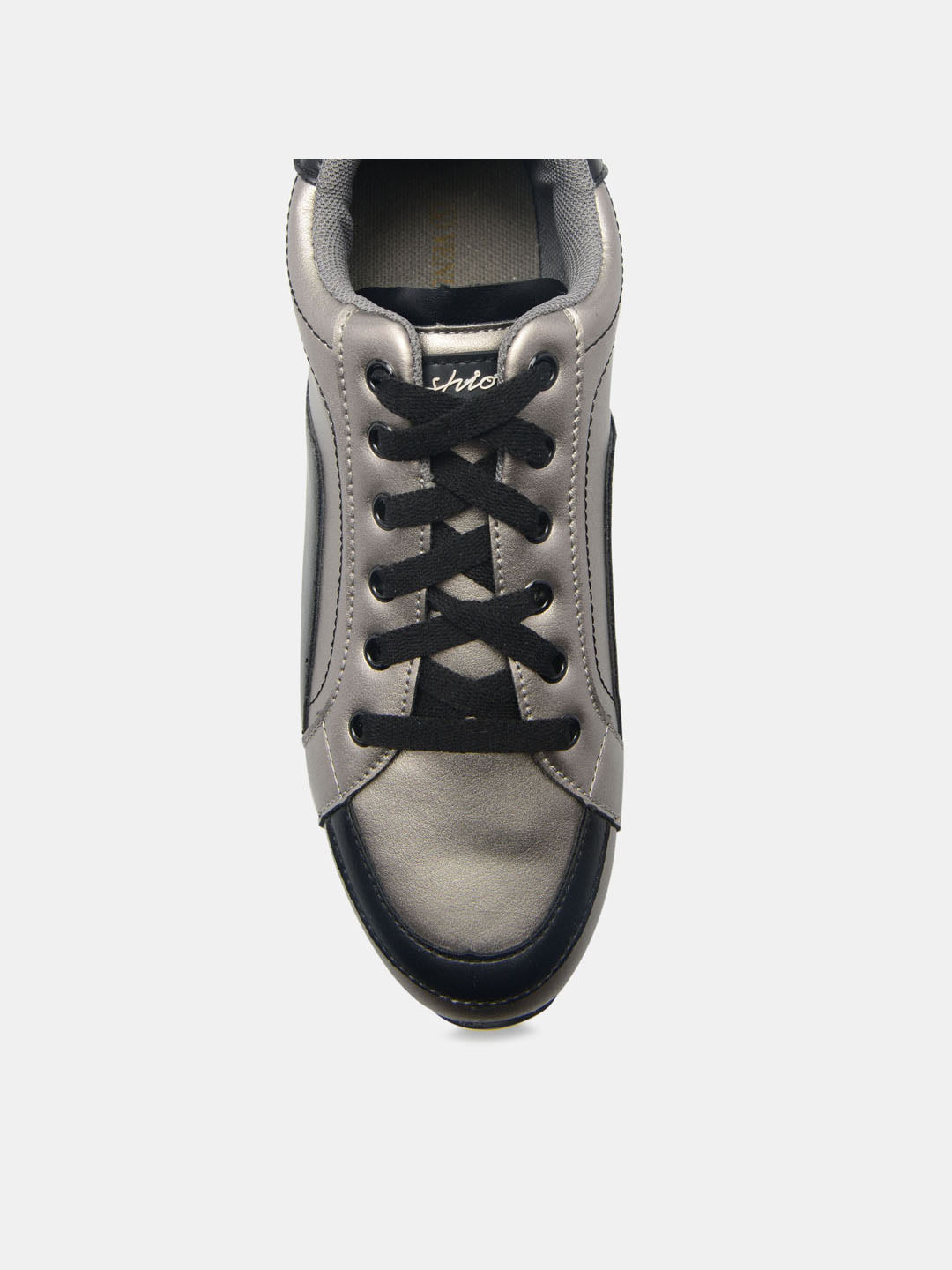 Uber-Chic Laced Shoes